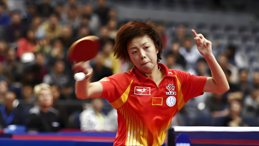 最强女王的绝对统治！张怡宁用不合格球拍照样打崩对手，诠释何为无敌｜体坛记忆