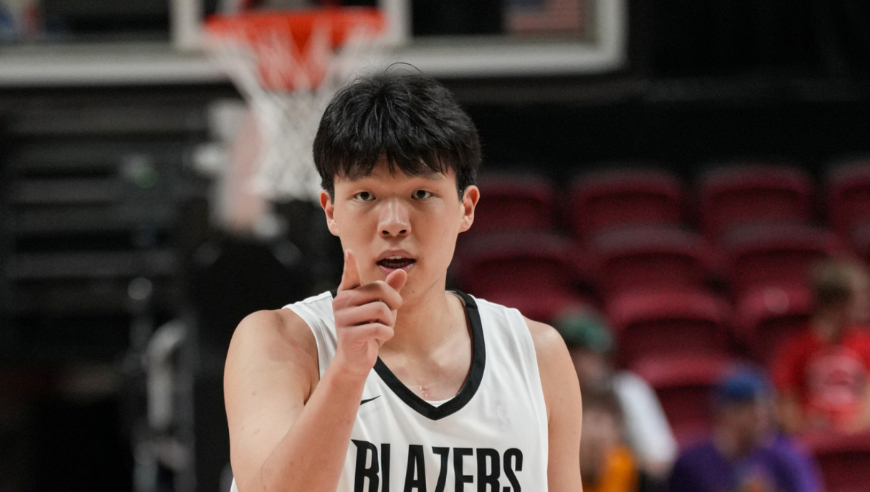 杨瀚森对阵灰熊完整回顾：砍下10+5+3 凶残隔扣洛夫林太惊艳