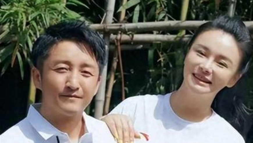 拳王的妻子冉莹颖自曝：刚出月子独自收拾30个箱子 不用别人也能行