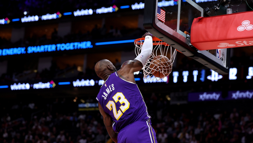 Top时刻｜19日十佳球：詹姆斯逆天空接暴扣 库明加神仙后场三分