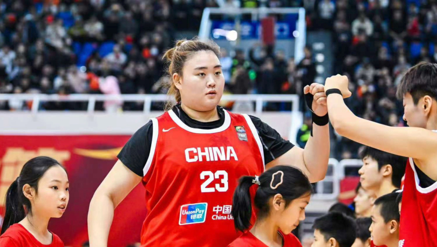 张子宇刘禹彤合砍28+10集锦 两大移动长城完爆巴西中锋