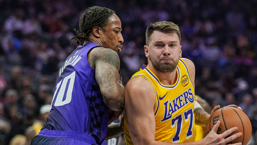 完美复苏！东契奇vs国王半场26分集锦：压哨抛投三分太神奇