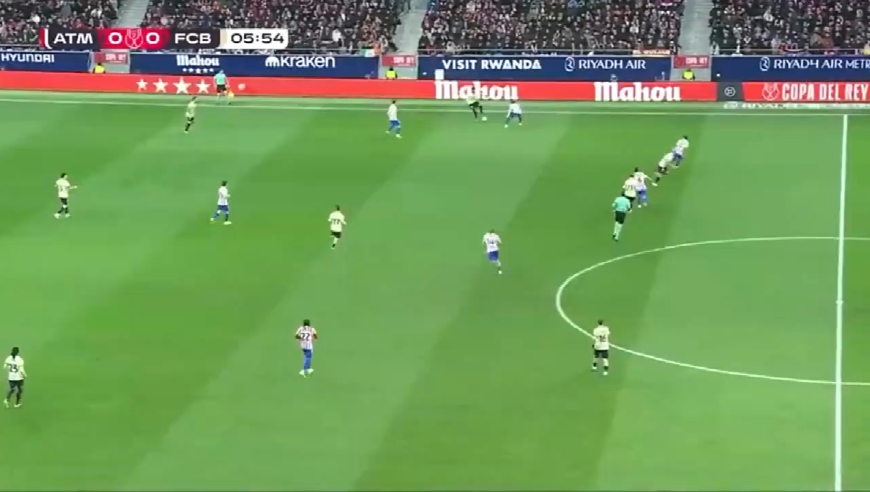 踢疯了！慢镜还原马竞4-0狂胜巴萨全过程，全队沸腾