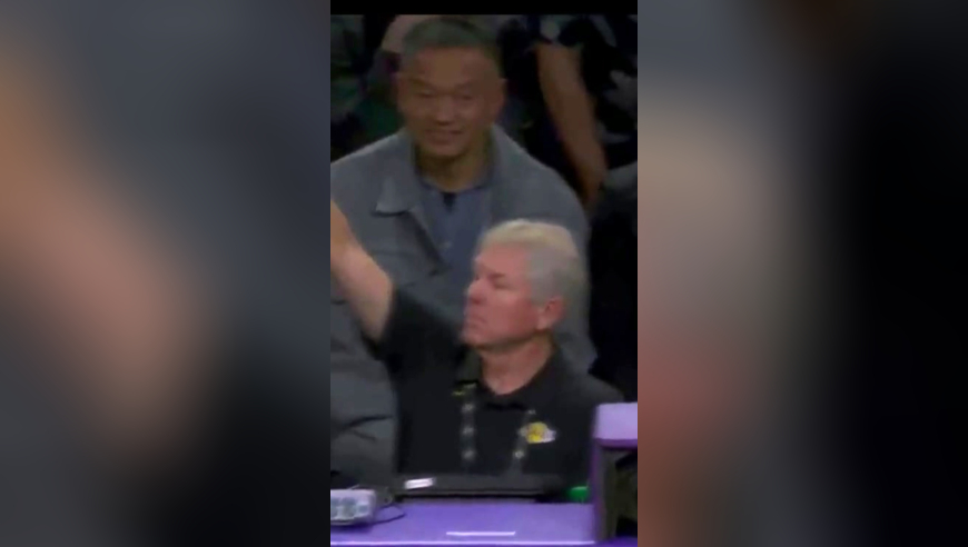 东契奇6犯离场送小凯文-波特3次罚球 字母哥致命抢断让詹姆斯无功而返