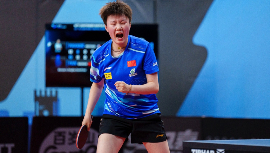 10-5连丢7分！国乒小将上演大逆转，对手砸拍拒绝跟裁判握手