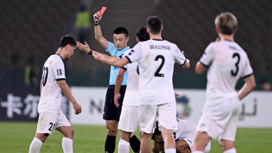 傅明又火了！U23亚洲杯两判罚引争议：莫须有红牌+球打支撑手判点