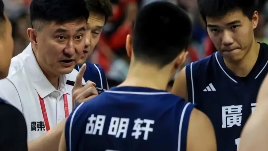 广东夺金1人最尴尬！0分2板+2犯2失误，新赛季或继续被杜锋用废？