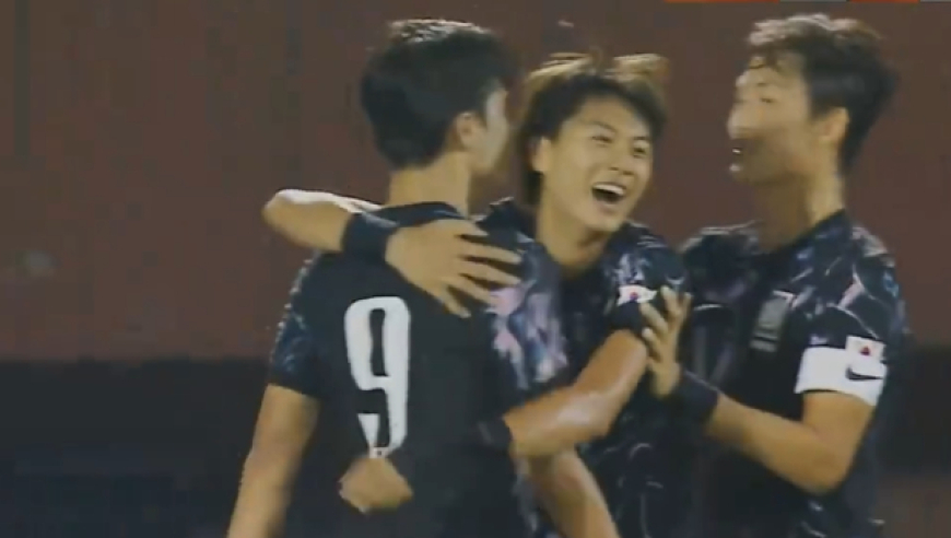 U16国足瞬间崩盘！3分钟丢2球，媒体人不满：日本教练不练体能吗
