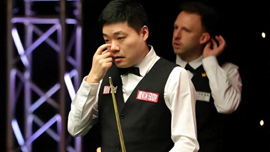 英锦赛1/4决赛过往交手：丁俊晖9-12小特 庞俊旭2-2罗伯逊 张安达1-4墨菲