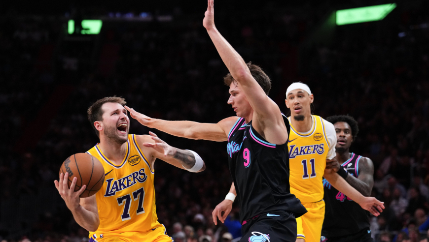 湖人热火决胜时刻：东契奇无解模式狂轰60分引客场高呼MVP