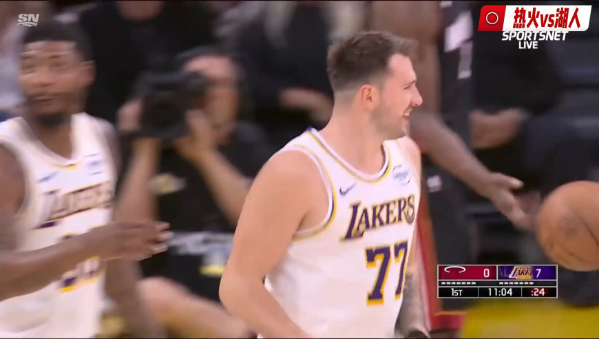 气势如虹！湖人队借主场之势轰出一波12-2 打出梦幻开局引爆全场