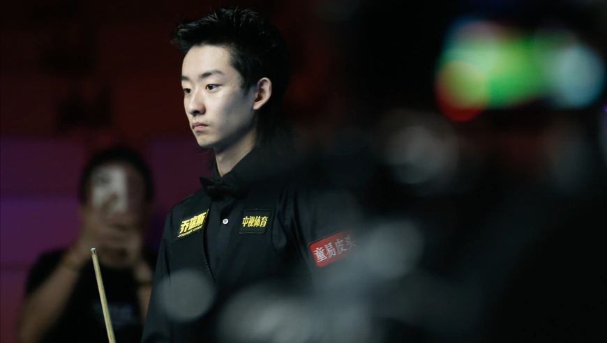 吴宜泽连续高能组合球 赛点局一杆制胜 特鲁姆普惨被六连鞭