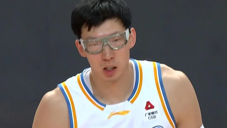 要被开会了！周琦16+6集锦 全场8罚0中还丢绝杀三分