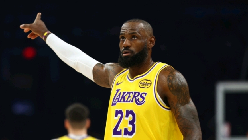 41岁又如何？詹姆斯上演陀螺转身上篮+劈扣 全场砍26分7板10助