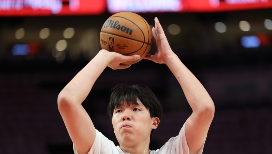 徐静雨：杨瀚森带女友去NBA打球太愚蠢 要我肯定孤身前往全力一搏