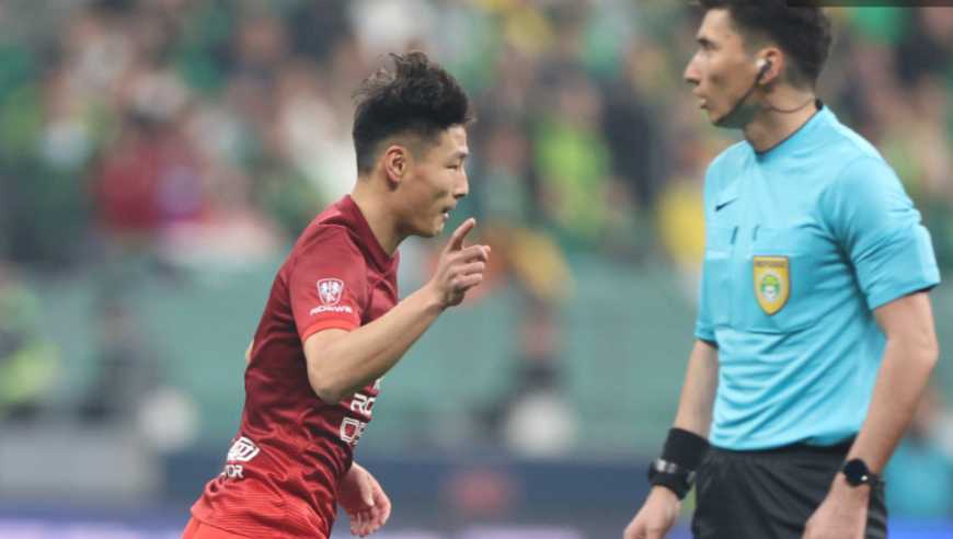 武磊8分钟2球！媒体人热议：那个男人回来了，依旧国内足坛独一份