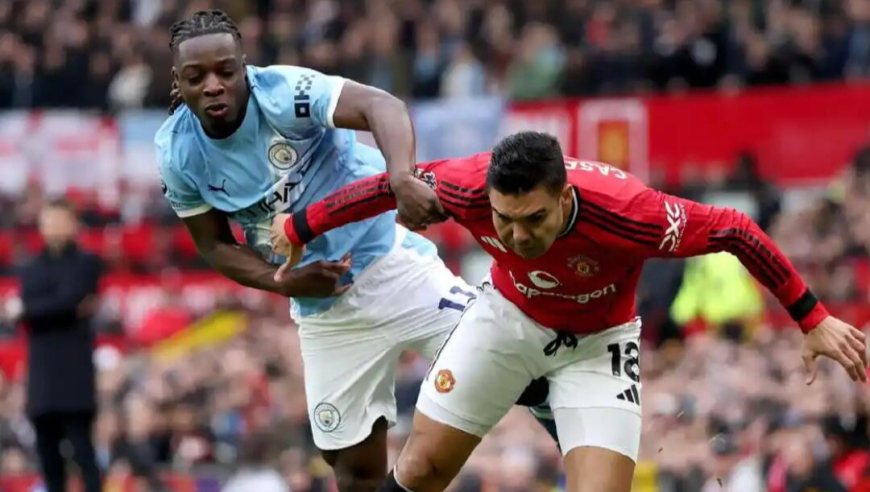 英超-笑傲德比！曼联2-0送曼城联赛4轮不胜，姆伯莫破门，多尔古建功