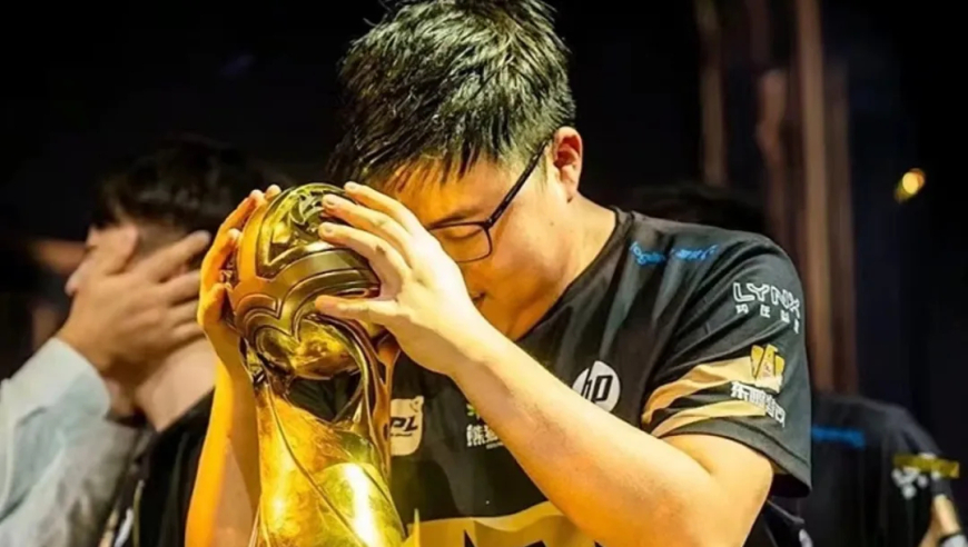 UZI承诺，我会亲自上场打比赛！小狗杯让人期待，小虎都可能来