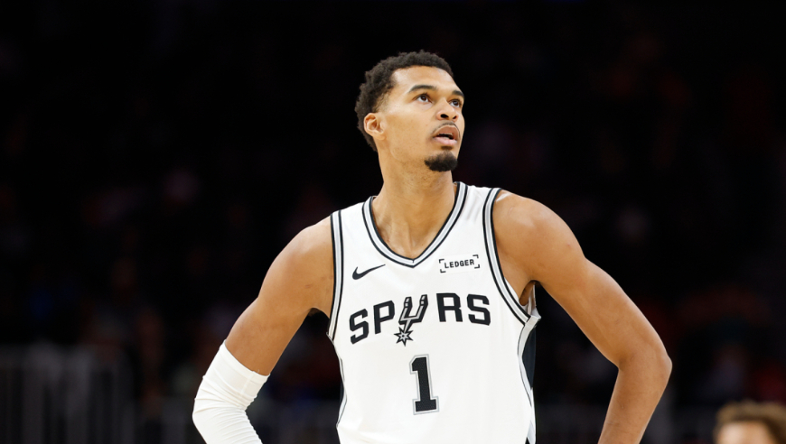 外星武僧！文班对老鹰26+12集锦：排球大帽+手腕扣篮轻松写意