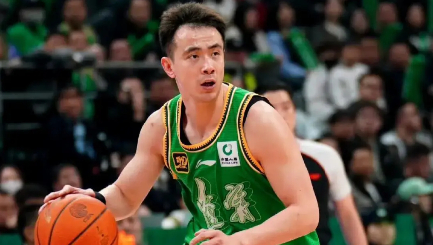 国产库里！赵继伟23分集锦 轰6记三分不讲理飞身扑救撞摄像机