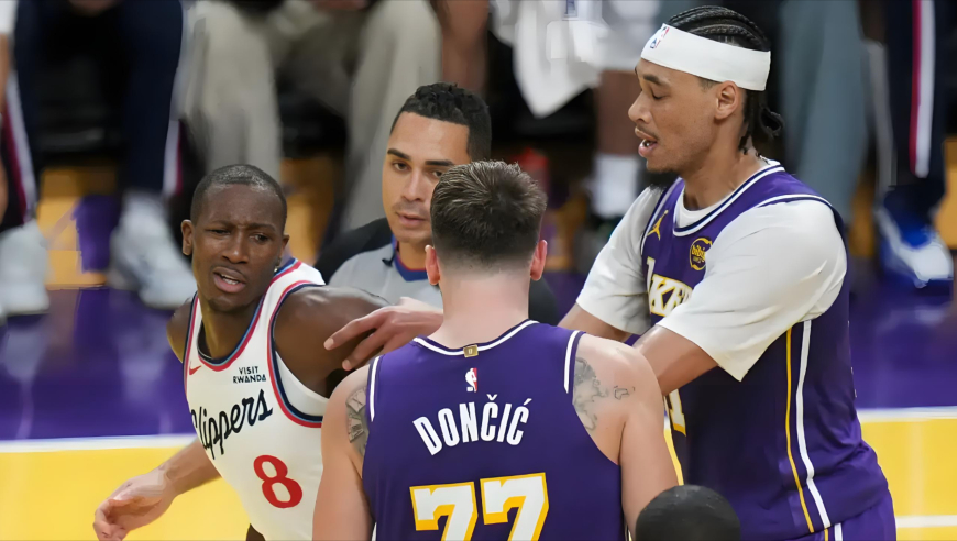 东契奇与邓恩冲突获海斯出头，詹姆斯反应亮了：为自保推了东契奇