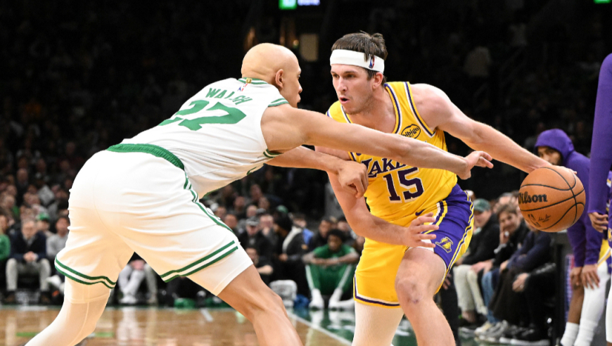 湖人里三疯！里夫斯再次第三节爆发单节狂轰16分 俯冲三分太炸裂