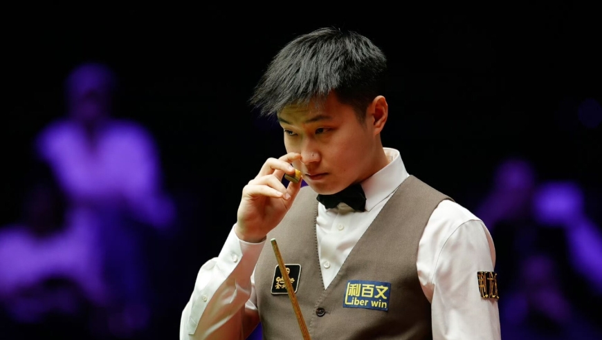 斯诺克世界大奖赛：前五已出局！赵心童5-3战胜希金斯，迎战塞尔比