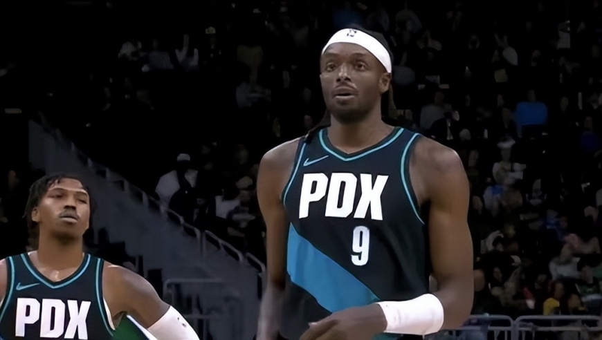 杨瀚森垃圾时间出场胜雄鹿！轰35+4+4，阿夫迪亚沦为二当家不冤