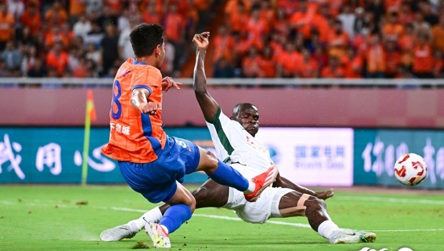 截胡上海海港！当红国足新星将加盟，中超鱼腩：豪华配置冲冠军？