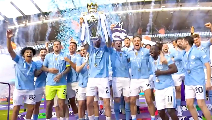 体坛记忆｜蓝月王朝，曼城三冠王之路！