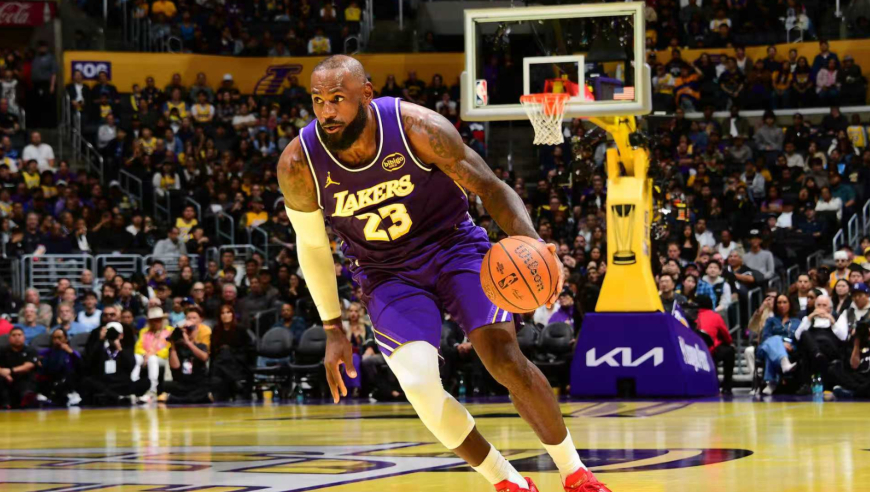 攻守一体！詹姆斯25+6+6集锦 遮天血帽送科比布朗