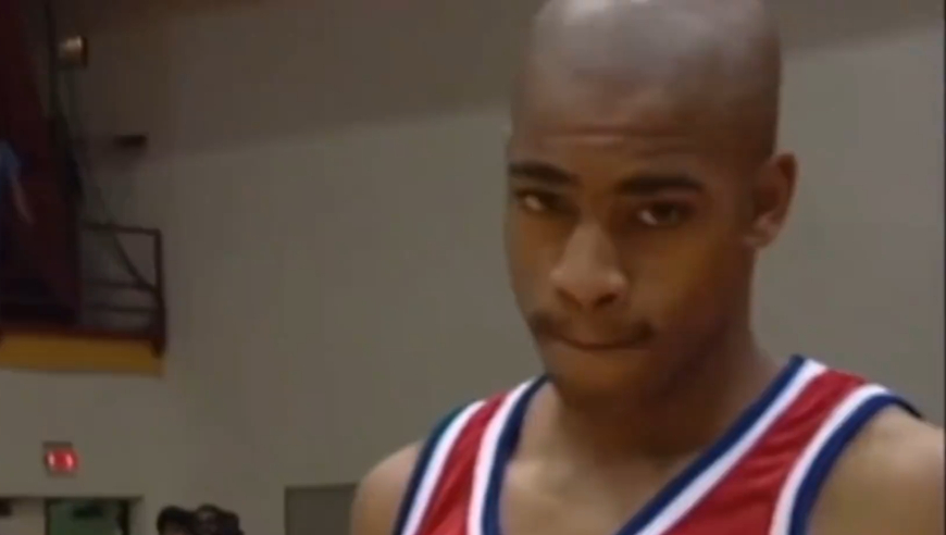 11岁就能摸框，16岁就能飞跃罚球线，文斯卡特的天赋有多逆天？