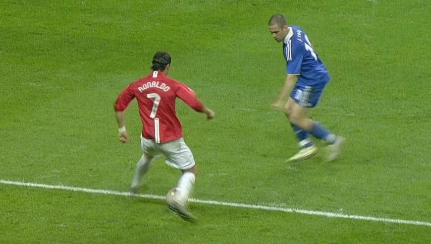 炫技狂魔！年轻时的C罗有多飘 不秀两下浑身不自在