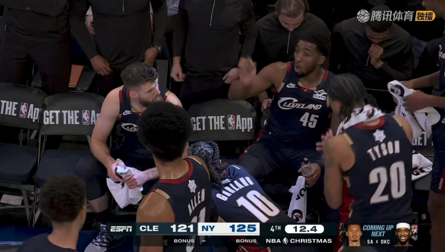 唐斯关键补篮奠定胜局 米切尔秀惊天战斧隔扣