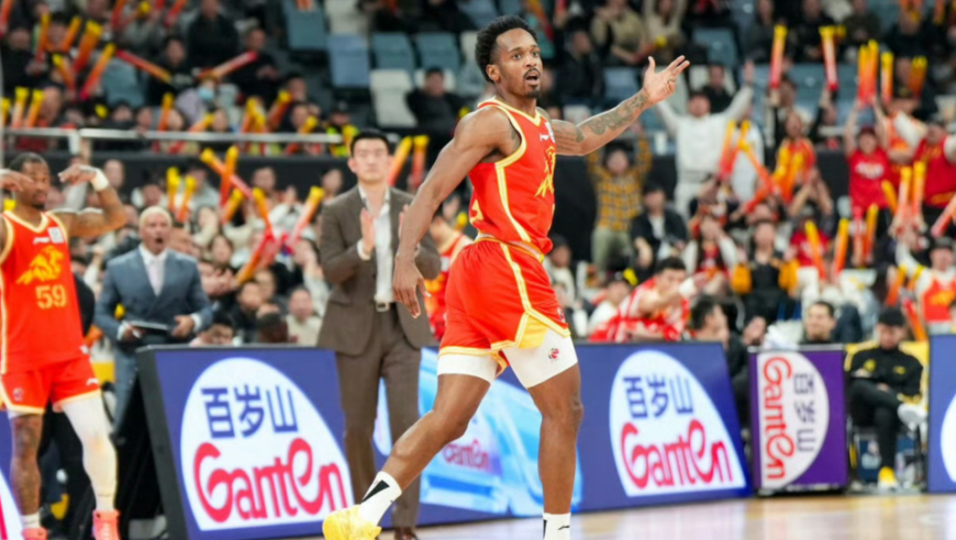 辽宁全场仅64分！广厦狂胜32分豪取4连胜 布朗高效26分