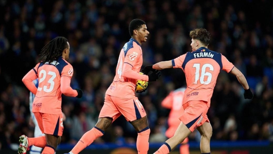 足坛一夜动态：AC米兰时隔33年再造神迹，巴萨1-2爆冷终结11连胜