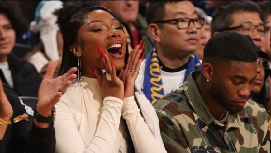 梅根观战圣诞大战 场边激动大叫为男友加油！克莱表现不佳仅7分