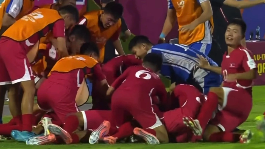 神来之笔！朝鲜U17行云流水配合+韩一福神仙吊射扳平卫冕冠军德国