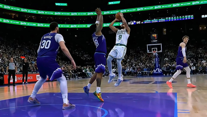 白帝发威！德里克怀特末节两分钟连拿9分助凯尔特人碾压爵士