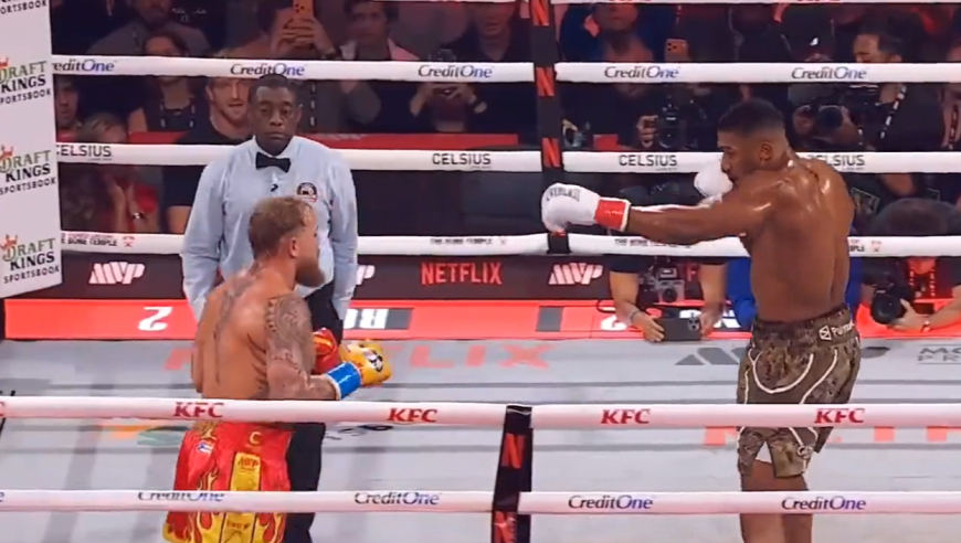 体坛记忆｜拳王约书亚下手太狠保罗被打住院!