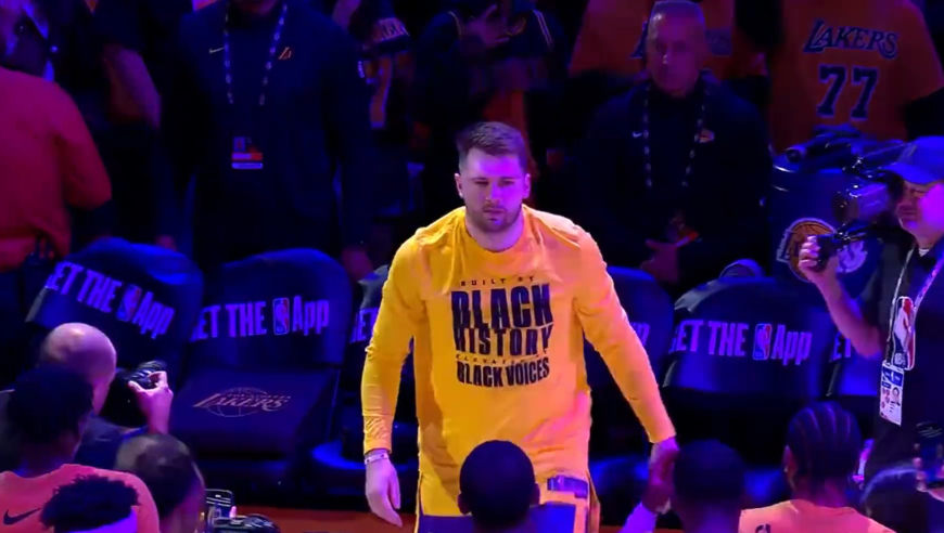 体坛记忆｜一天没住，东契奇刚在达拉斯买的1500万美元房产有多豪？