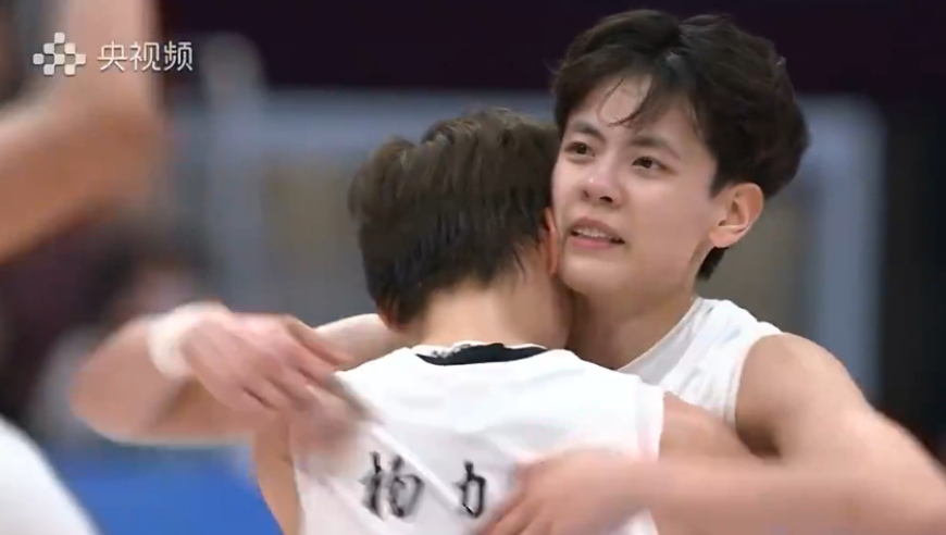 广东女篮夺冠绝对功臣！杨舒予22+3决战时刻连得8分 赛后哽咽落泪