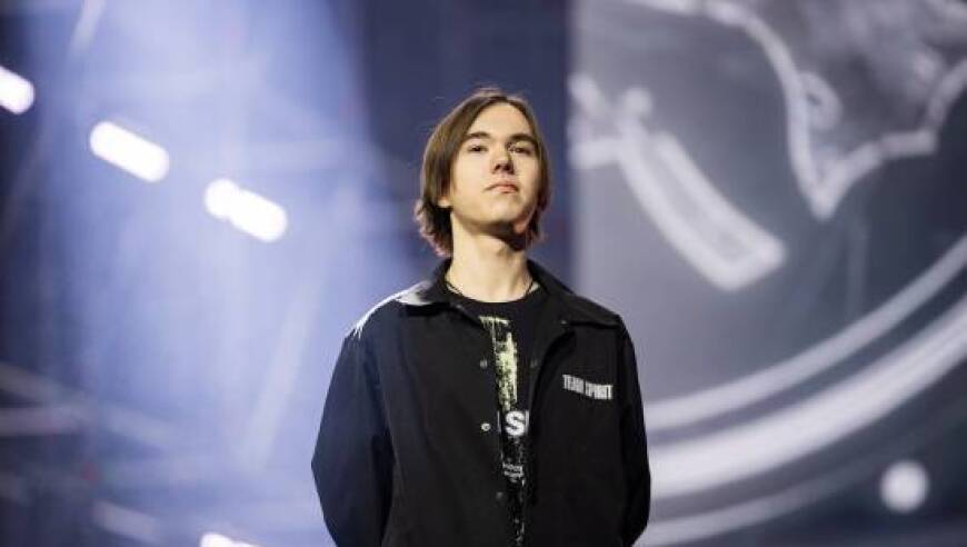 鼠标直接断电了！《CS》比赛donk状态低迷本人回应