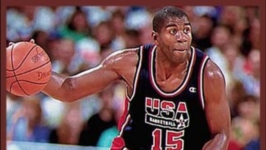 乔丹口中的历史第一控卫！ 魔术师约翰逊打球到底有多潇洒｜体坛记忆