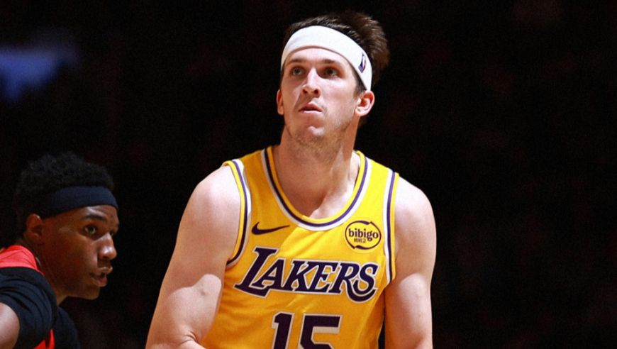 里夫斯狂轰44分5板11助！单节22分太疯狂 获赞比东契奇更高效