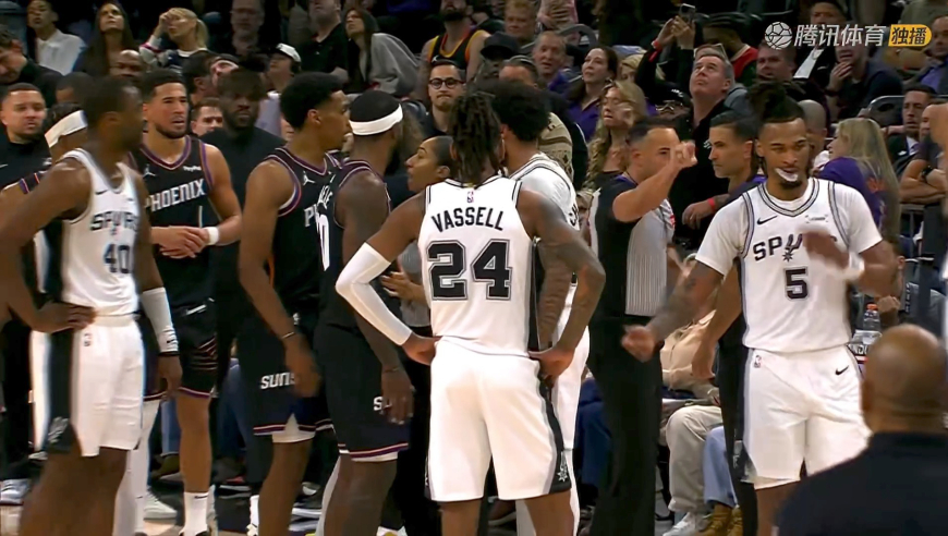 原声回顾太阳马刺火爆冲突 文班被布克犯规卡斯尔怒指对手吃技犯