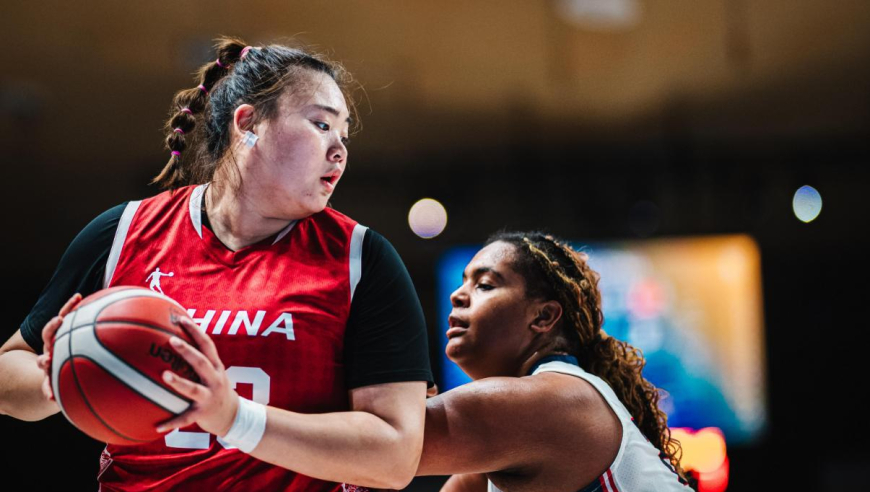 轰22+4！中国女篮24岁2米01中锋再闪耀：女版奥尼尔落选集训留憾