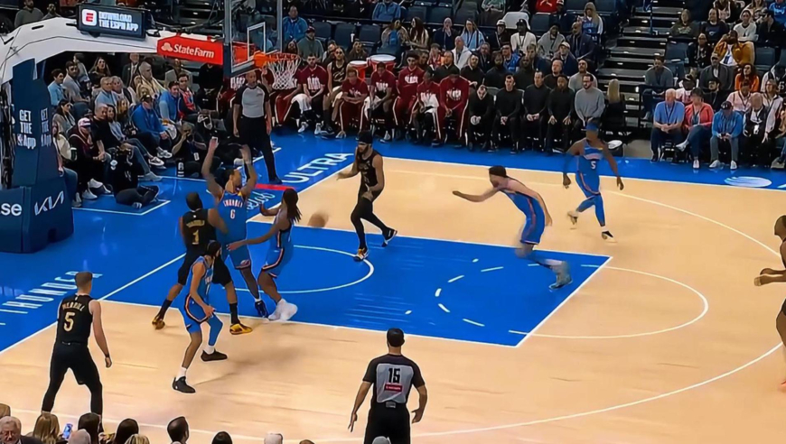 登神发威！哈登连送三次助攻 骑士第三节两分钟轰11-1首次反超雷霆