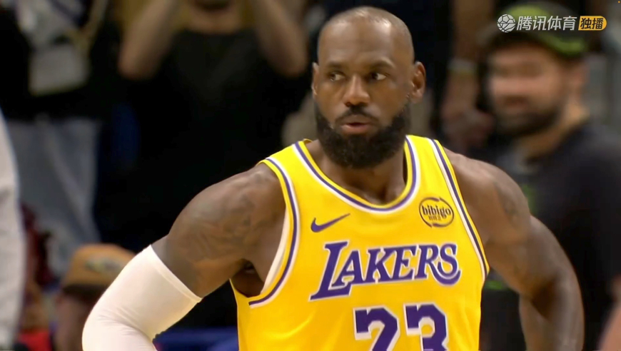 湖人鹈鹕开局胶着9-8 詹皇防守拼命开场就送暴扣
