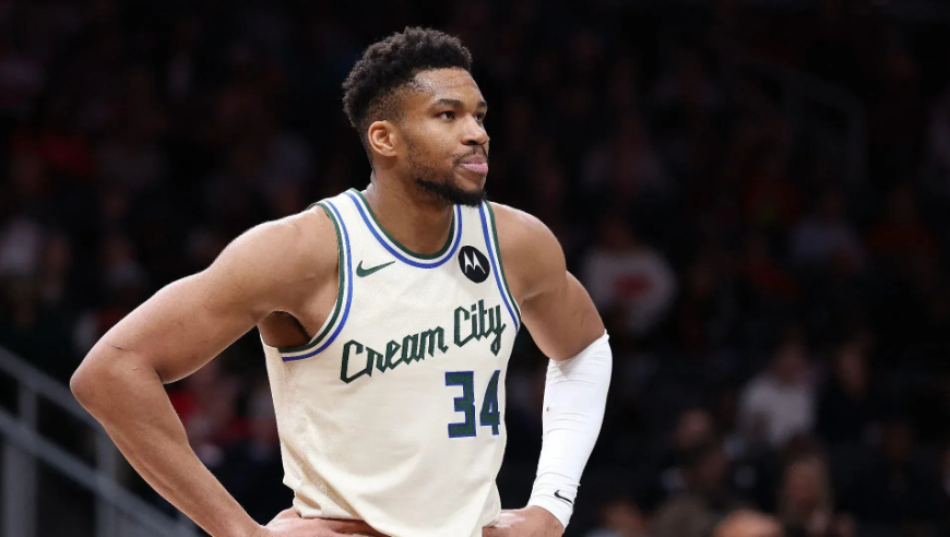 字母哥沮丧情绪达到顶点！雄鹿紧张氛围前所未有 球队内部有分裂苗头